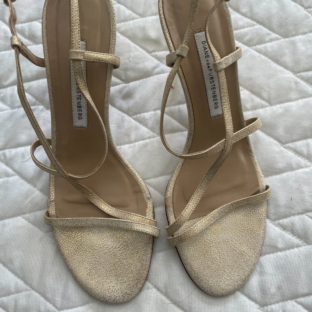 **Diane Von Furstenberg Cream Sandals**